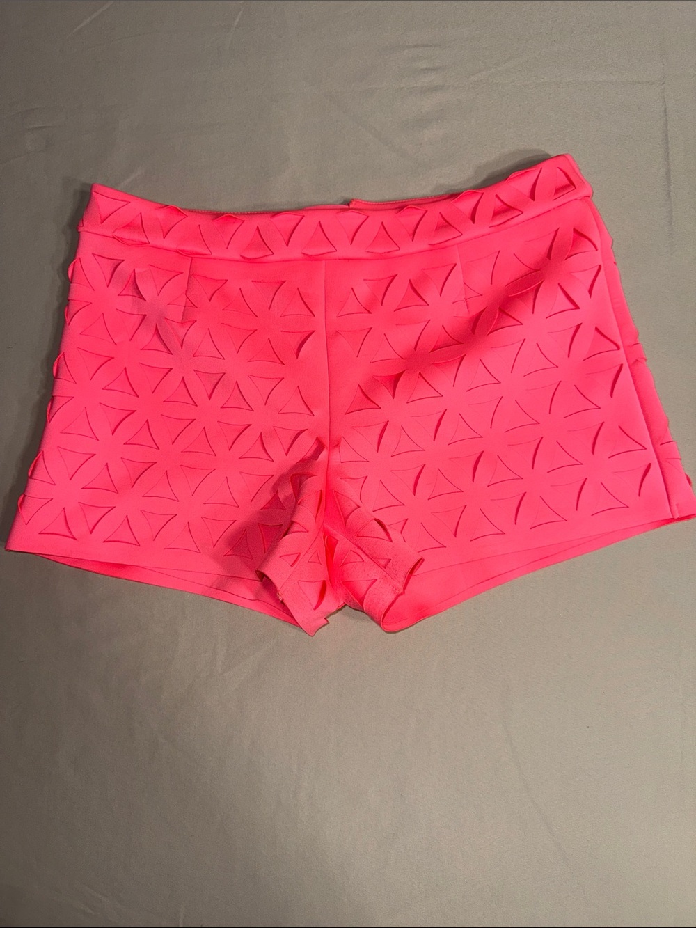 Lilly Pulitzer Pink Laser Cut Shorts Size 2 Scallop Geo Resort
